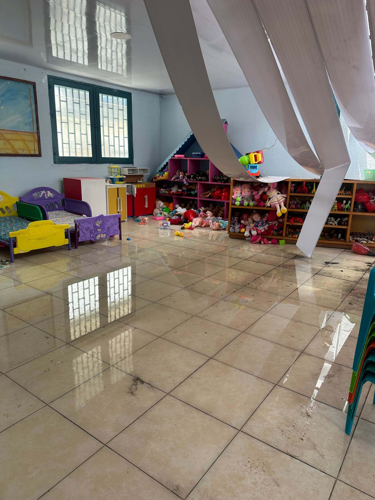 Este fin de semana por las fuertes lluvias y sin techo se empezaron a dañar las áreas de juego
